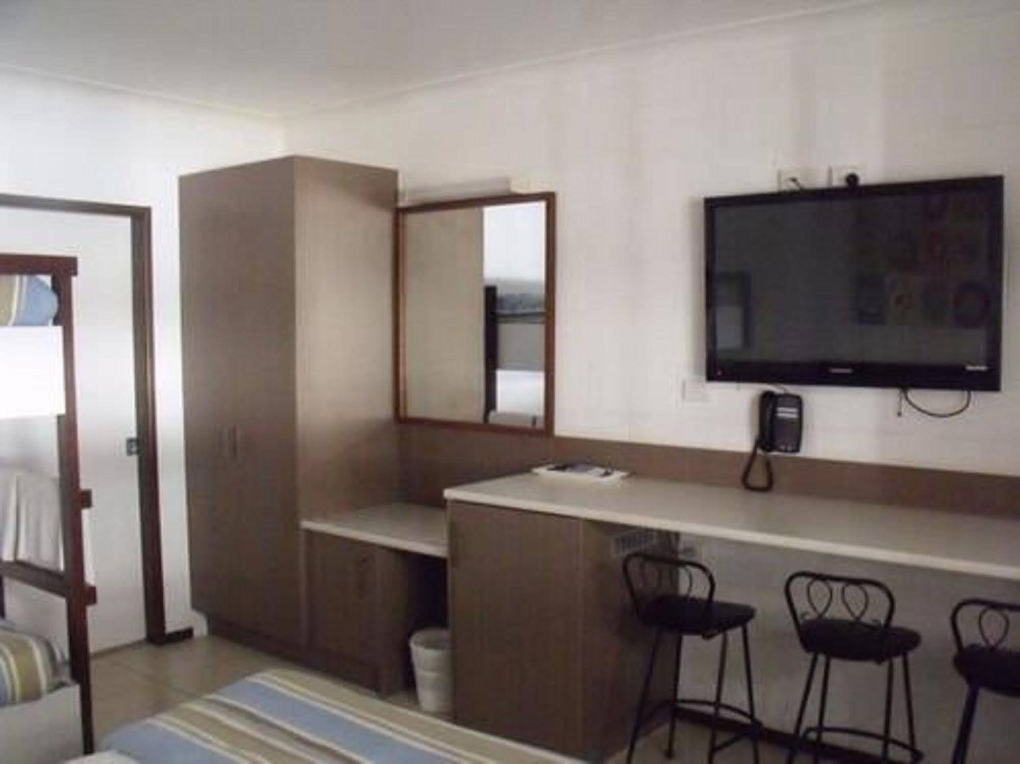Moffat Beach Motel Caloundra Esterno foto